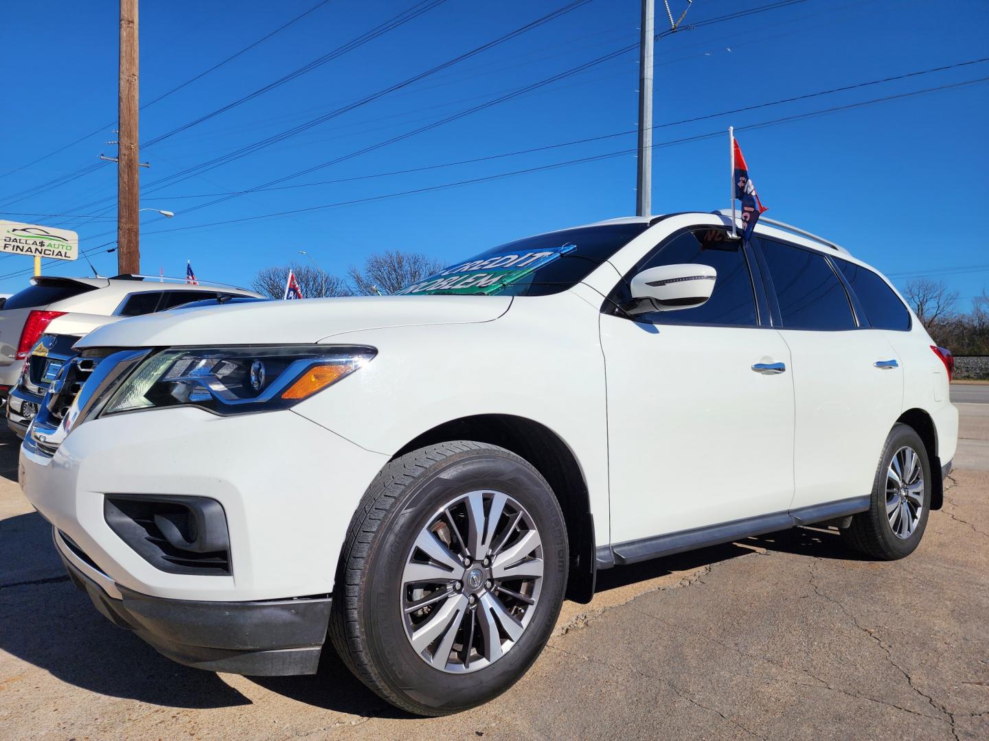 2017 WHITE Nissan Pathfinder S (5N1DR2MN8HC) , AUTO transmission, located at 2660 S.Garland Avenue, Garland, TX, 75041, (469) 298-3118, 32.885551, -96.655602 - Welcome to DallasAutos4Less, one of the Premier BUY HERE PAY HERE Dealers in the North Dallas Area. We specialize in financing to people with NO CREDIT or BAD CREDIT. We need proof of income, proof of residence, and a ID. Come buy your new car from us today!! This is a SUPER CLEAN 2017 NISSAN PAT - Photo#7